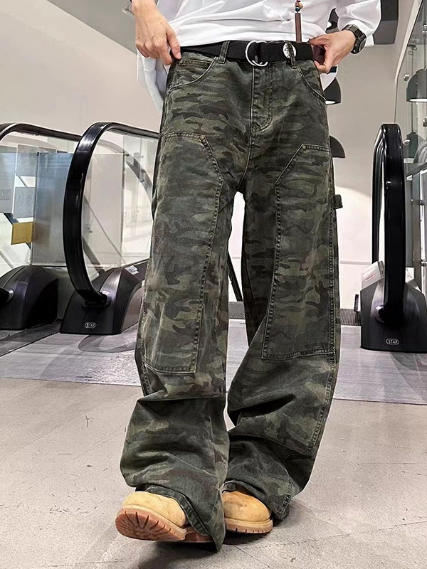 Lose Herrenjeans mit Camo-Print-6